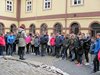 Déván a Szent Ferenc Alapítvány gyermekotthonának udvarán